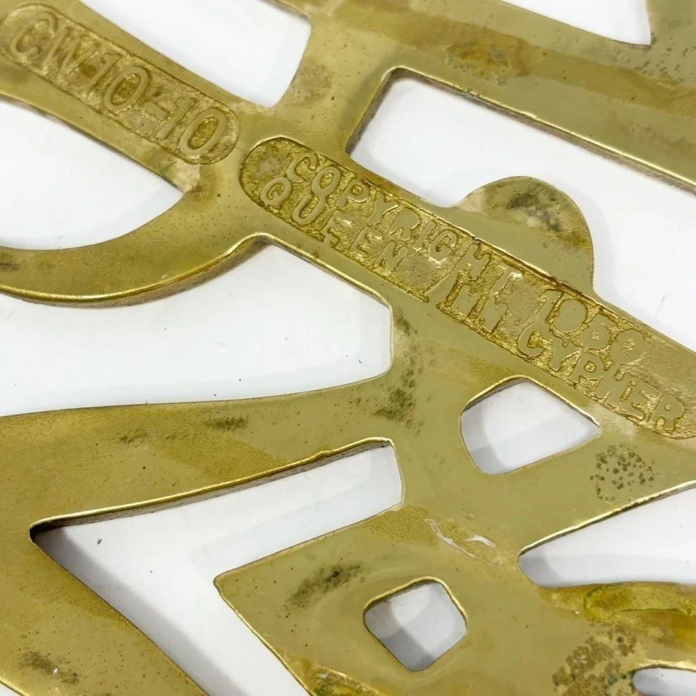 WILLIAMSBURG Queen Ann Cypher Brass Trivet VA Metalcrafters Vintage ©1950 XL